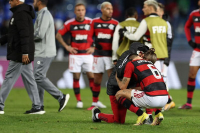 Jogadores em Campo / Marcelo Cortes 